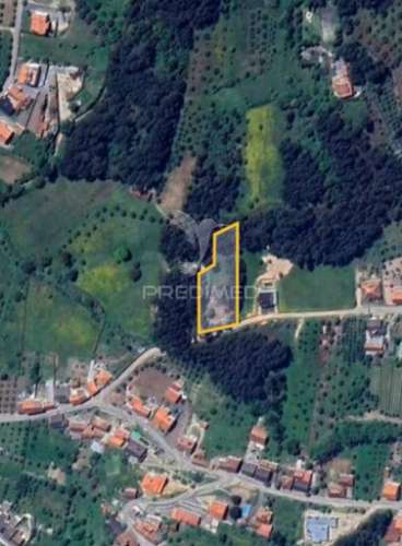 Terreno com 2850m2 para construção de uma moradia em gondemaria