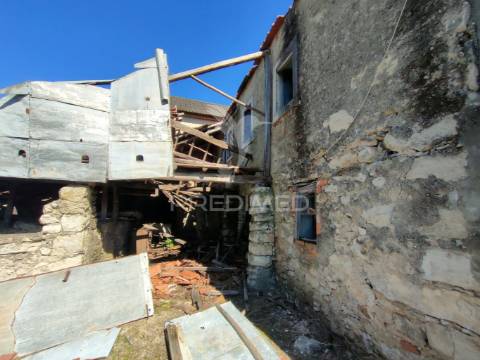 2 moradias com terreno - escandarão, ourém