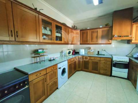 2 moradias com terreno - escandarão, ourém