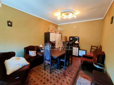 2 moradias com terreno - escandarão, ourém