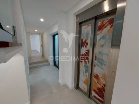 Nova (2024) moradia de luxo t4 - de 677m2 em lagos - algarve