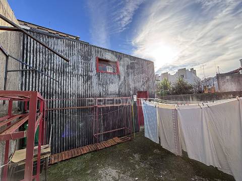 Oportunidade única no centro de aveiro - espaço comercial com projeto de habitação aprovado