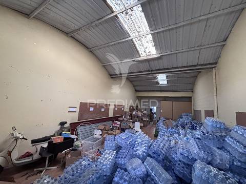 Oportunidade única no centro de aveiro - espaço comercial com projeto de habitação aprovado