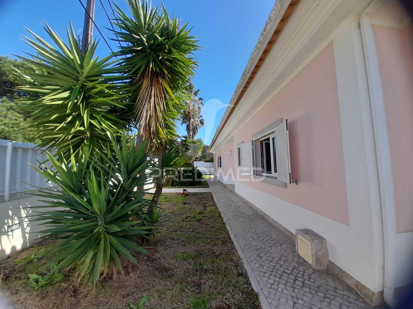 Moradia isolada com piscina,sesimbra.