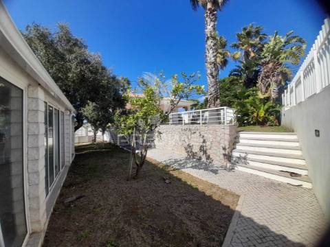 Moradia isolada com piscina,sesimbra.