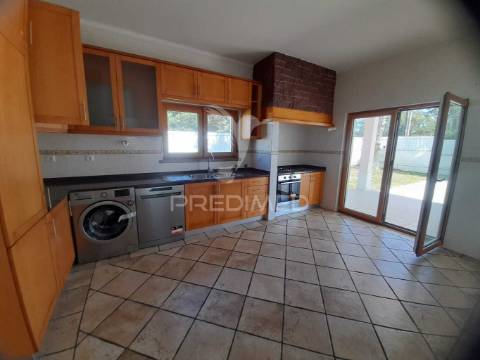 Moradia isolada com piscina,sesimbra.