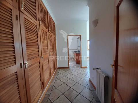 Moradia isolada com piscina,sesimbra.