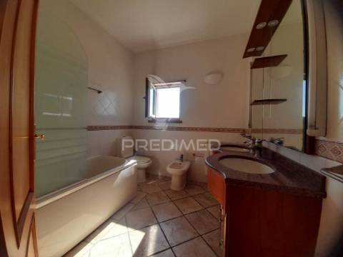 Moradia isolada com piscina,sesimbra.