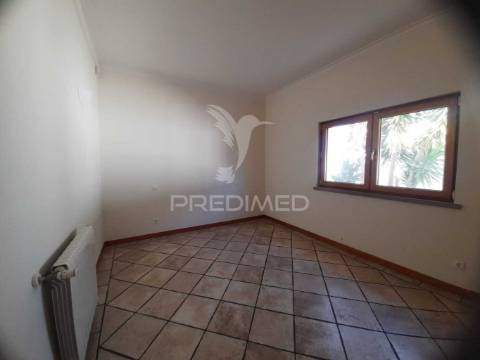 Moradia isolada com piscina,sesimbra.