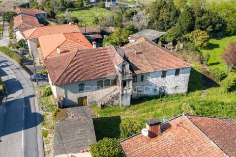 Quinta rústica com 6 hectares de terreno em moure, póvoa de lanhoso