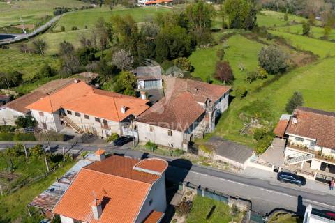 Quinta rústica com 6 hectares de terreno em moure, póvoa de lanhoso