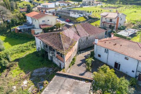 Quinta rústica com 6 hectares de terreno em moure, póvoa de lanhoso
