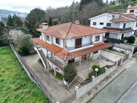 Moradia t3  em creixomil - guimarães