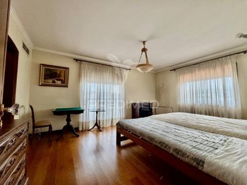 Moradia t3  em creixomil - guimarães