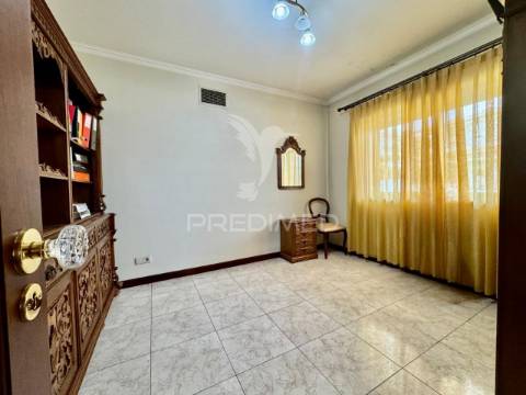 Moradia t3  em creixomil - guimarães