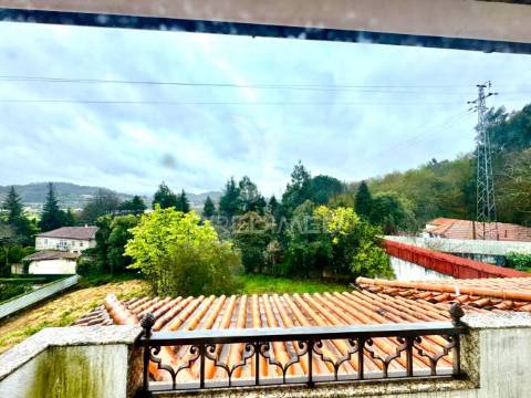 Moradia t3  em creixomil - guimarães