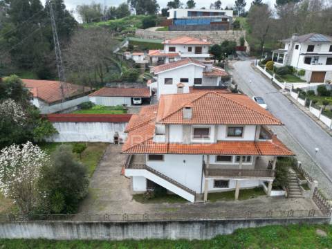 Moradia t3  em creixomil - guimarães