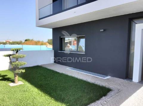 Moradia t4 -condomínio fechado éden entroncamento