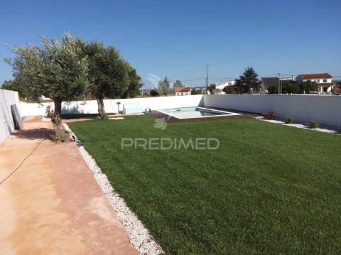 Moradia t4 -condomínio fechado éden entroncamento