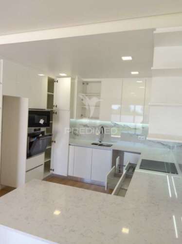 Moradia t4 -condomínio fechado éden entroncamento