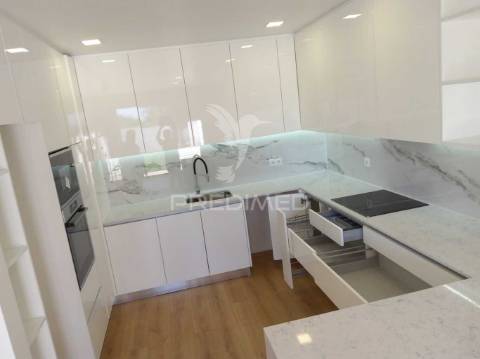 Moradia t4 -condomínio fechado éden entroncamento