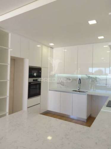 Moradia t4 -condomínio fechado éden entroncamento