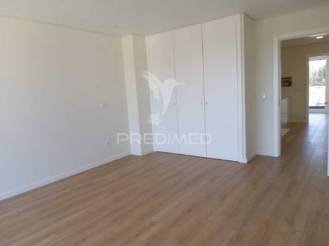 Moradia t4 -condomínio fechado éden entroncamento