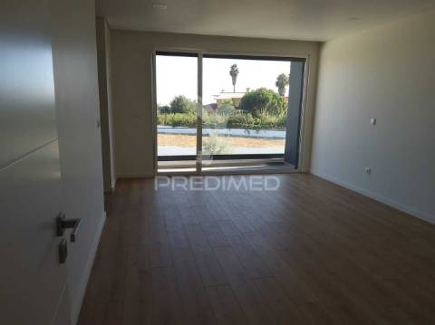 Moradia t4 -condomínio fechado éden entroncamento