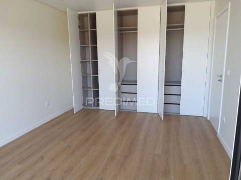 Moradia t4 -condomínio fechado éden entroncamento