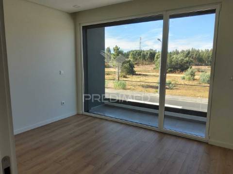 Moradia t4 -condomínio fechado éden entroncamento