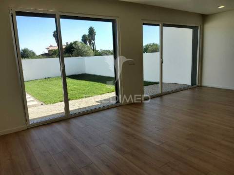 Moradia t4 -condomínio fechado éden entroncamento