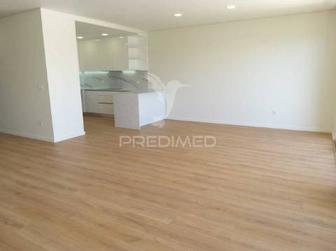 Moradia t4 -condomínio fechado éden entroncamento