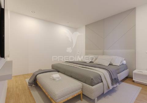 Moradia independente em início de construção, com 3 suítes, piscina e vistas sobre o mar!