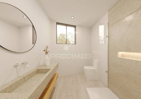 Moradia independente em início de construção, com 3 suítes, piscina e vistas sobre o mar!