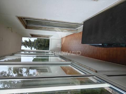 Apartamento t4 convertido  em t3 em feijó - laranjeiro