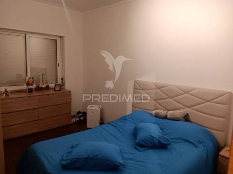 Apartamento t4 convertido  em t3 em feijó - laranjeiro