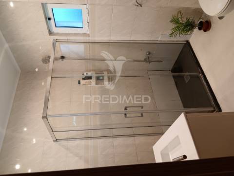 Apartamento t4 convertido  em t3 em feijó - laranjeiro