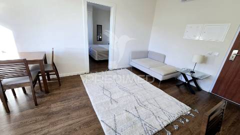 Estudio em condominio fechado com quarto independente