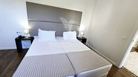 Estudio em condominio fechado com quarto independente