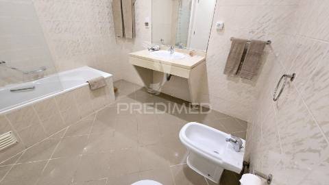 Estudio em condominio fechado com quarto independente