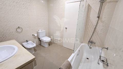 Estudio em condominio fechado com quarto independente