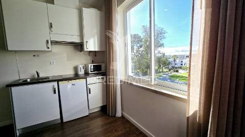 Estudio em condominio fechado com quarto independente