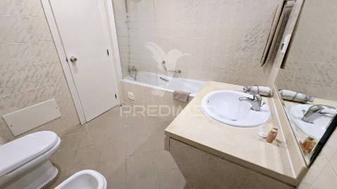 Estudio em condominio fechado com quarto independente