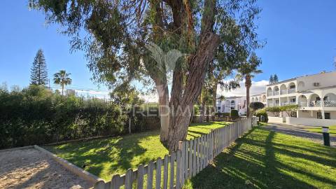 Estudio em condominio fechado com quarto independente