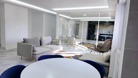Fabulosa penthouse t2 c/ vista deslumbrante para o rio arade