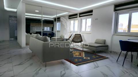 Fabulosa penthouse t2 c/ vista deslumbrante para o rio arade