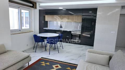 Fabulosa penthouse t2 c/ vista deslumbrante para o rio arade