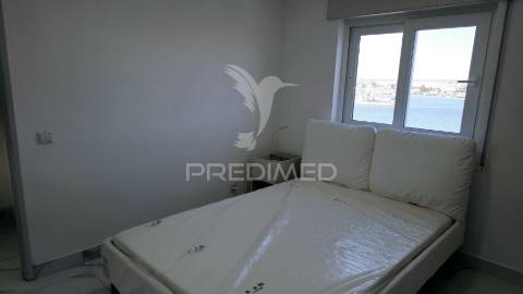 Fabulosa penthouse t2 c/ vista deslumbrante para o rio arade