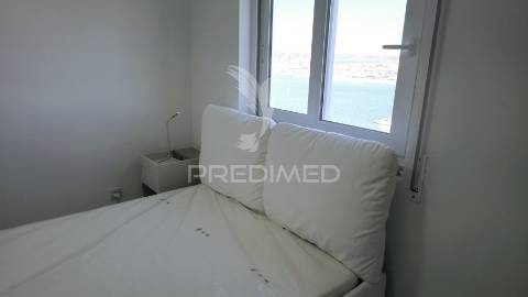 Fabulosa penthouse t2 c/ vista deslumbrante para o rio arade