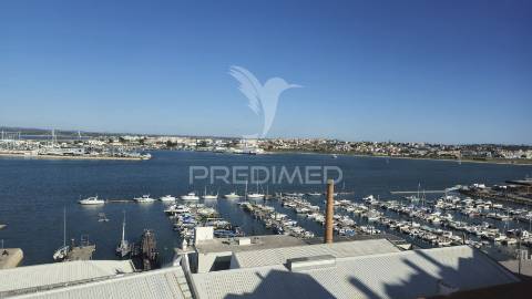 Fabulosa penthouse t2 c/ vista deslumbrante para o rio arade